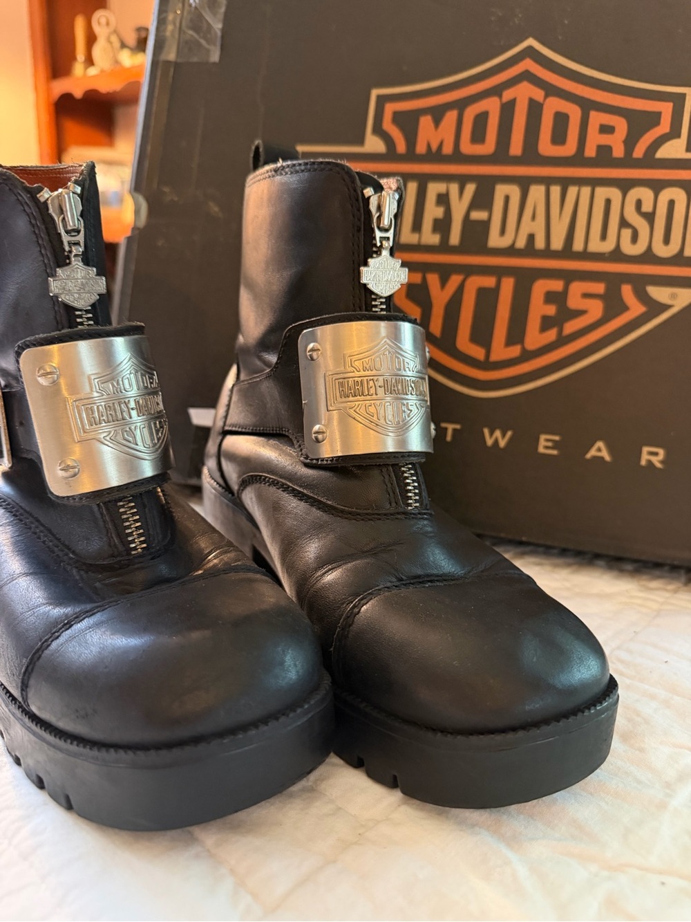 Harley-Davidson Black Leather Men’s Zip-Front Boots with Silver Shield Plate